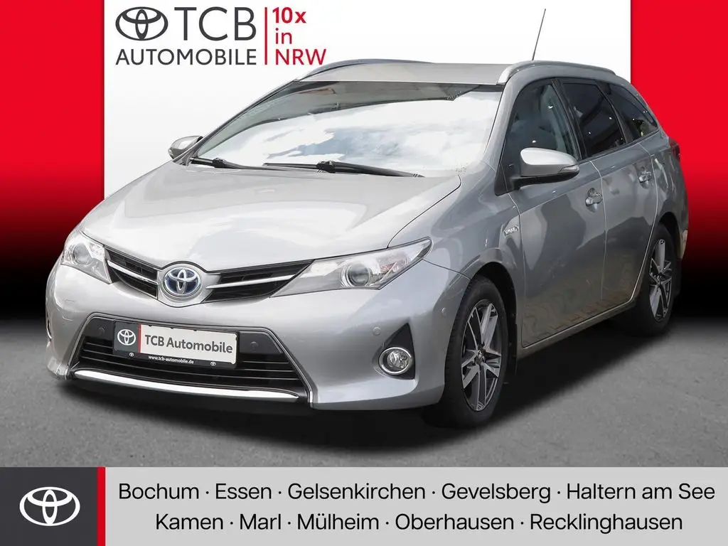 Photo 1 : Toyota Auris 2015 Hybrid