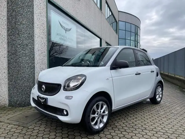 Photo 1 : Smart Forfour 2017 Essence