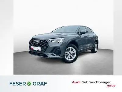 Photo 1 : Audi Q3 2022 Hybride