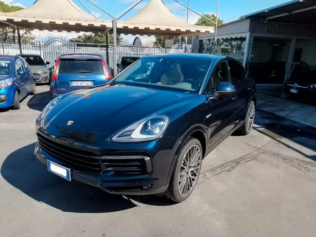 Photo 1 : Porsche Cayenne 2023 Essence