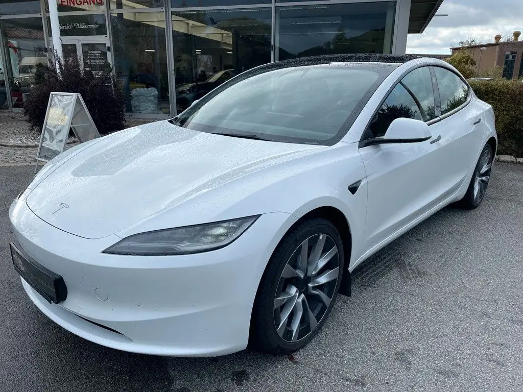 Photo 1 : Tesla Model 3 2024 Non renseigné