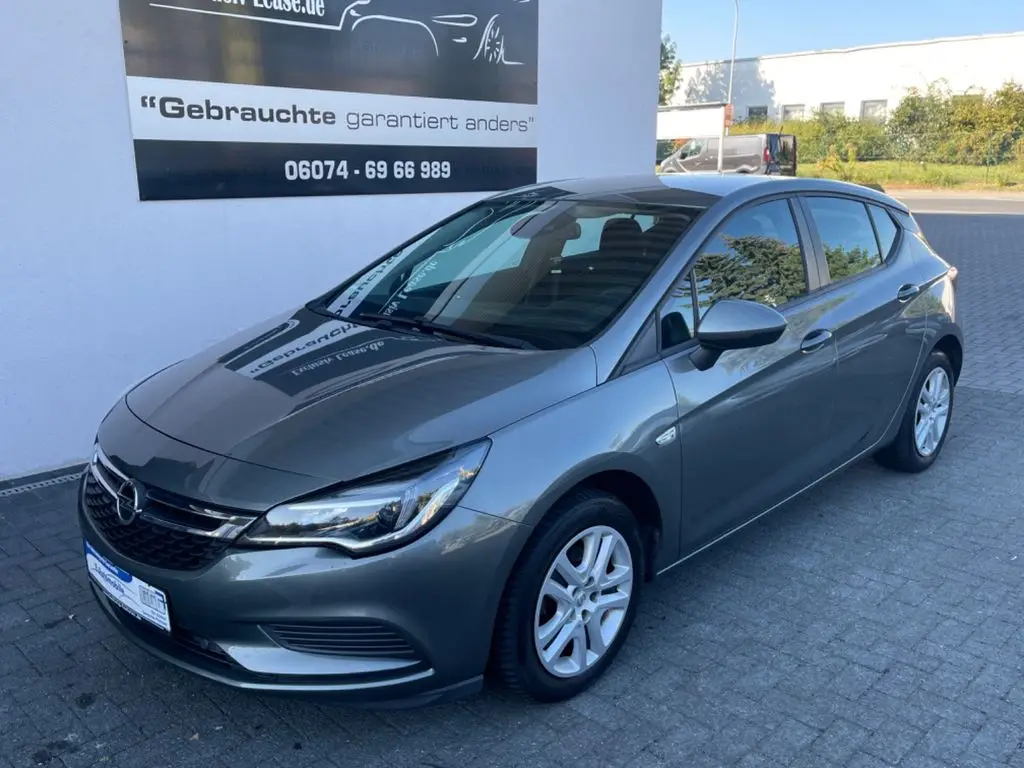 Photo 1 : Opel Astra 2019 Essence