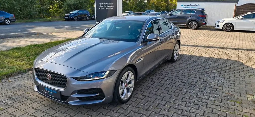 Photo 1 : Jaguar Xe 2020 Diesel