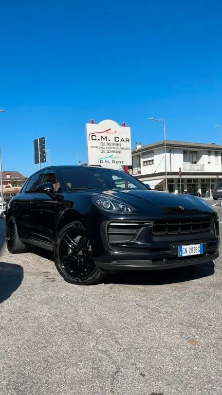 Photo 1 : Porsche Macan 2022 Essence