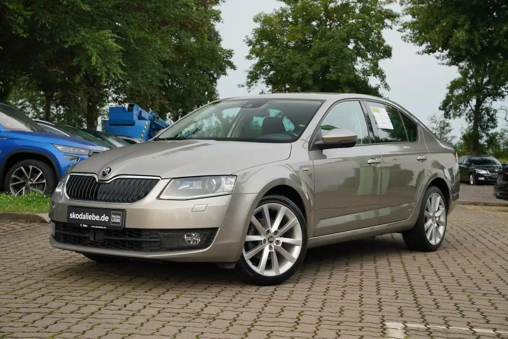 Photo 1 : Skoda Octavia 2016 Petrol