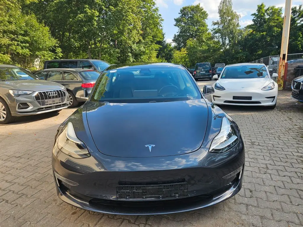 Photo 1 : Tesla Model 3 2019 Non renseigné