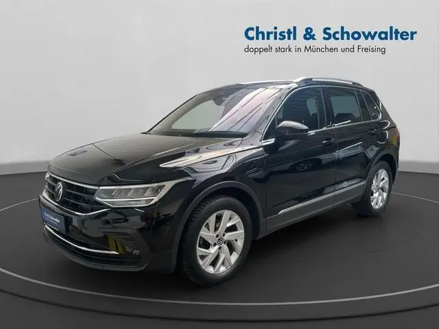 Photo 1 : Volkswagen Tiguan 2023 Essence