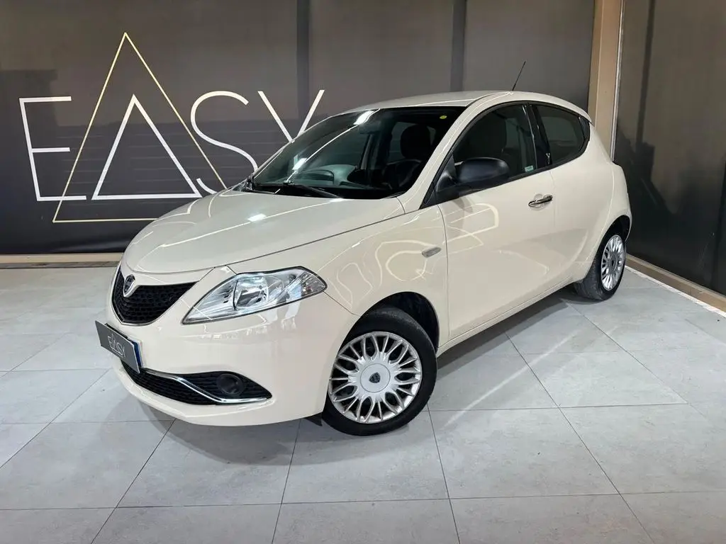 Photo 1 : Lancia Ypsilon 2016 Petrol