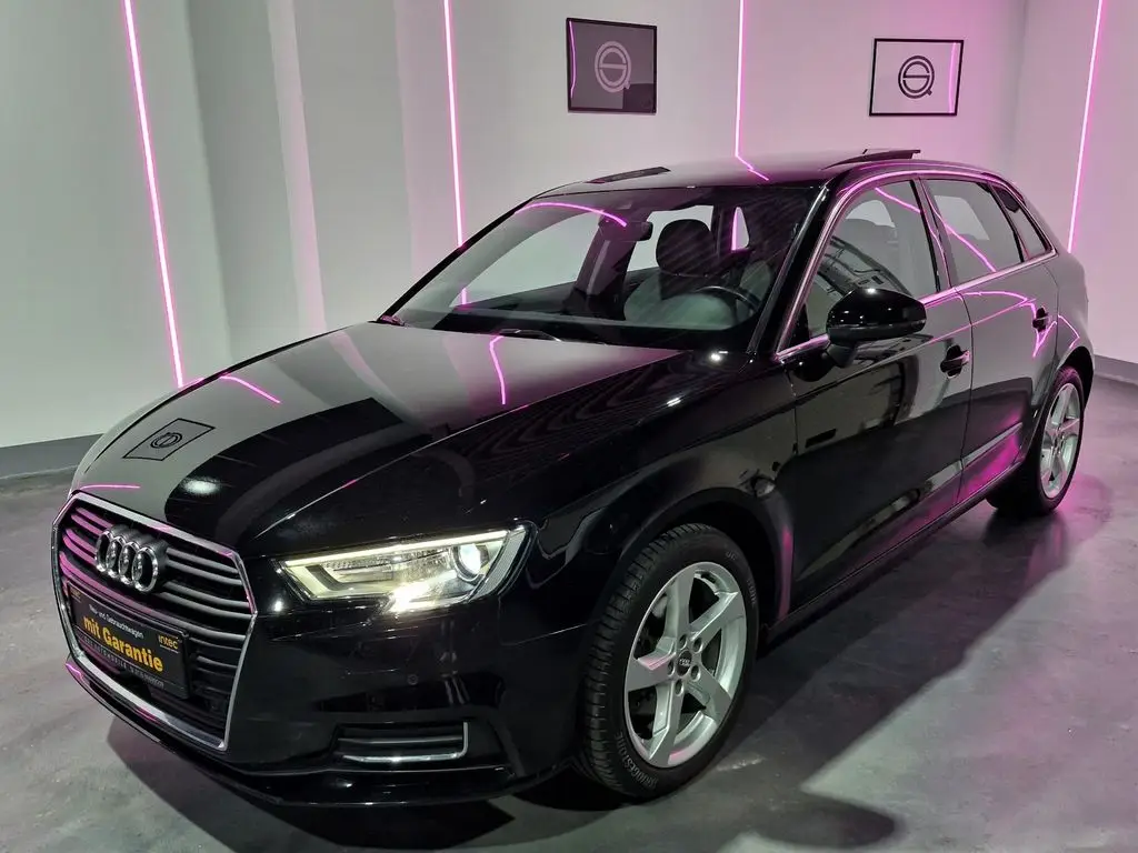 Photo 1 : Audi A3 2019 Petrol