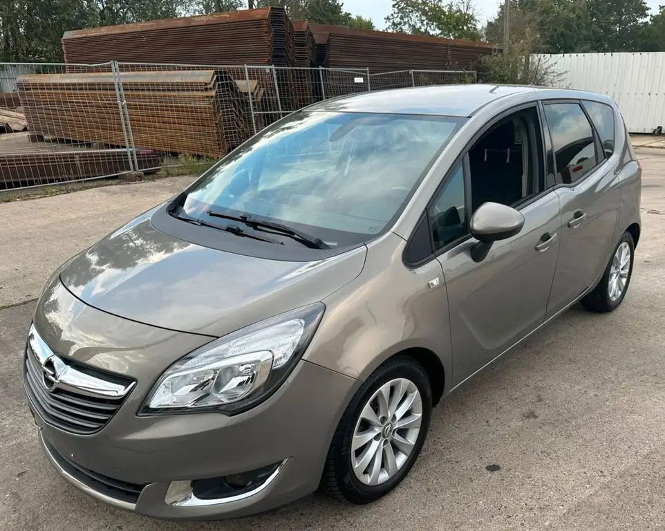 Photo 1 : Opel Meriva 2015 Petrol