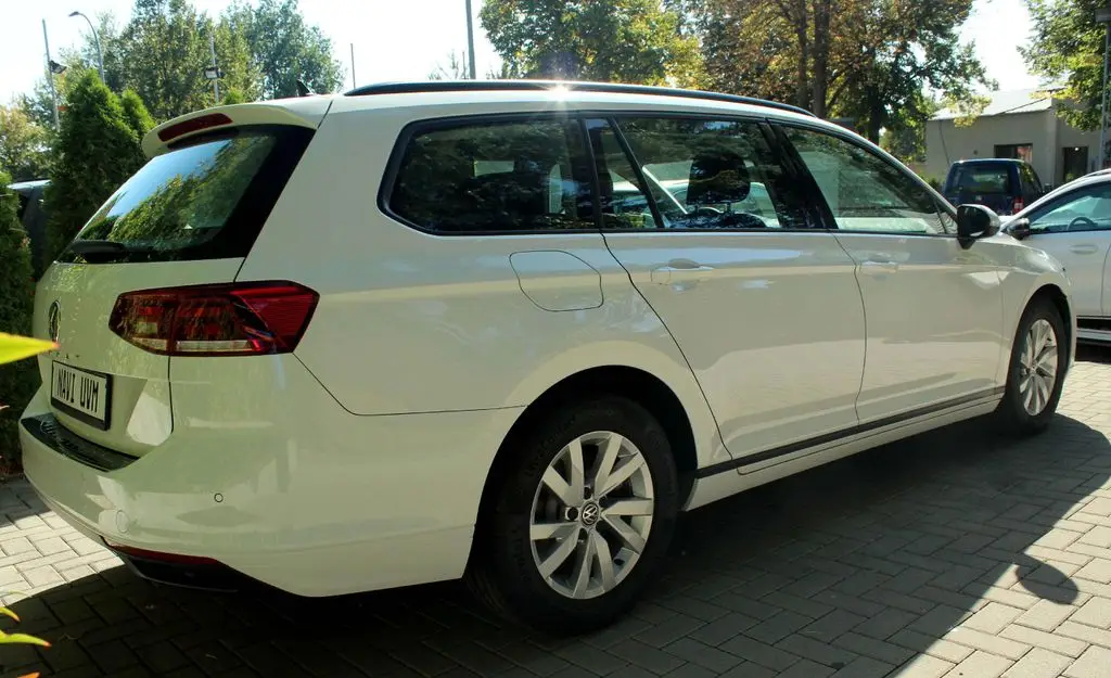 Photo 1 : Volkswagen Passat 2020 Essence