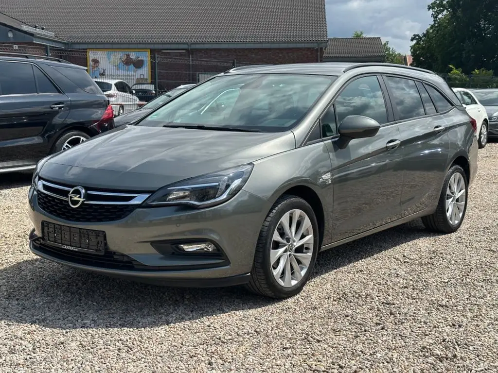 Photo 1 : Opel Astra 2019 Essence