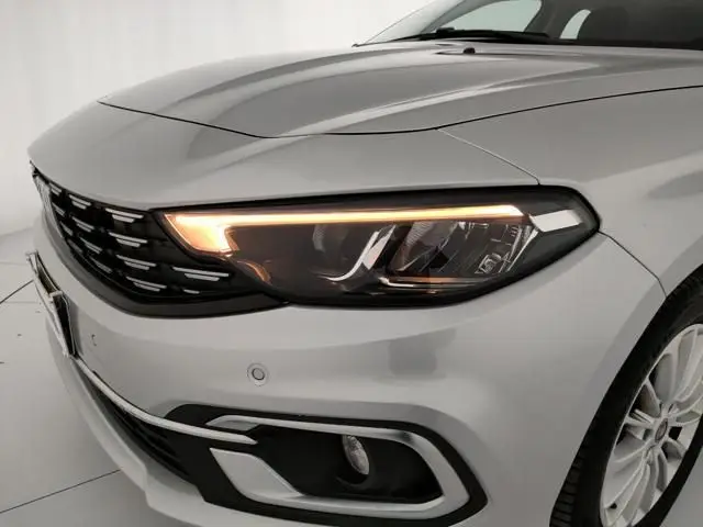 Photo 1 : Fiat Tipo 2021 Petrol