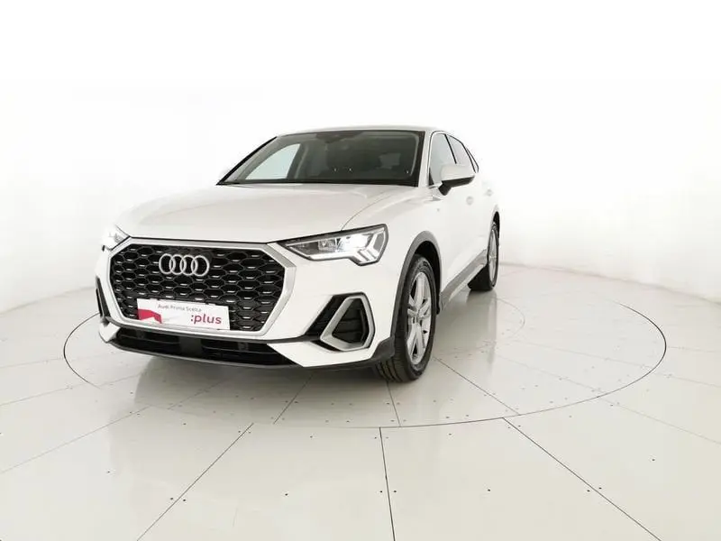 Photo 1 : Audi Q3 2021 Essence