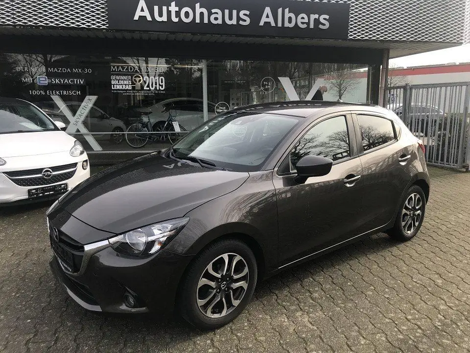 Photo 1 : Mazda 2 2017 Petrol