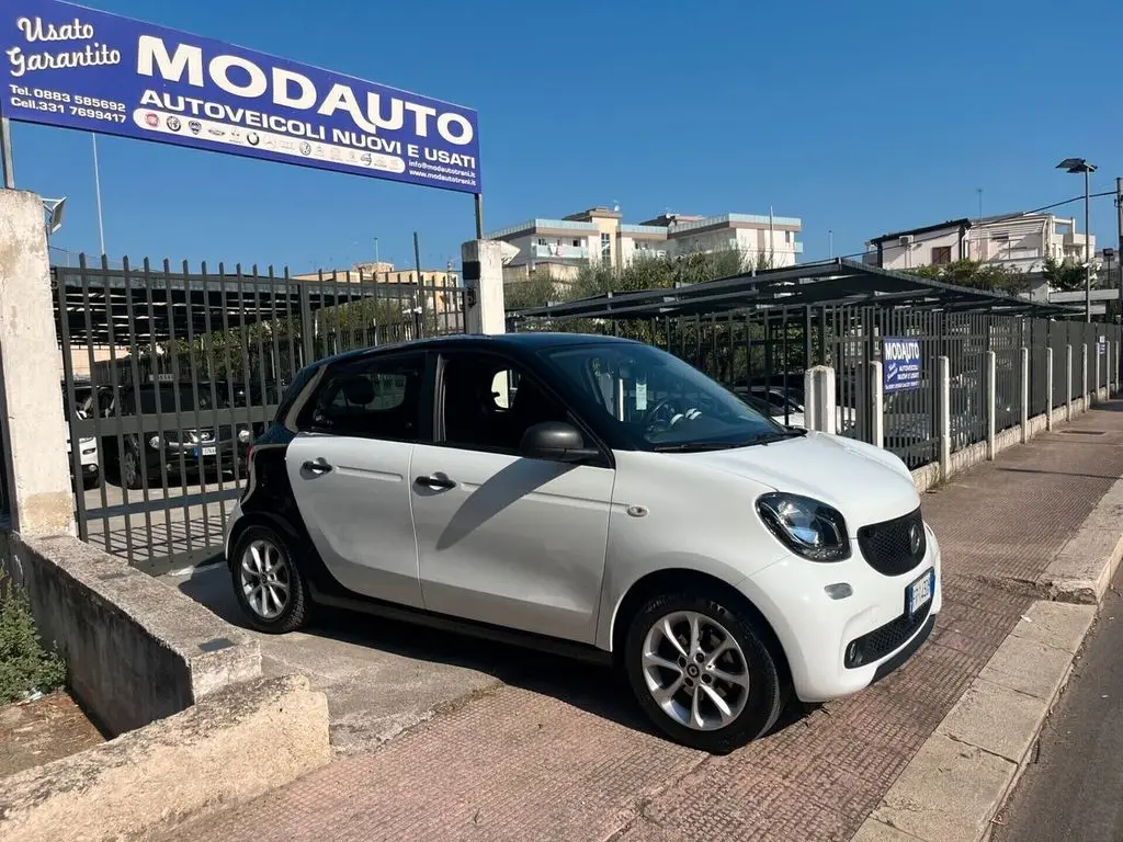 Photo 1 : Smart Forfour 2018 Petrol