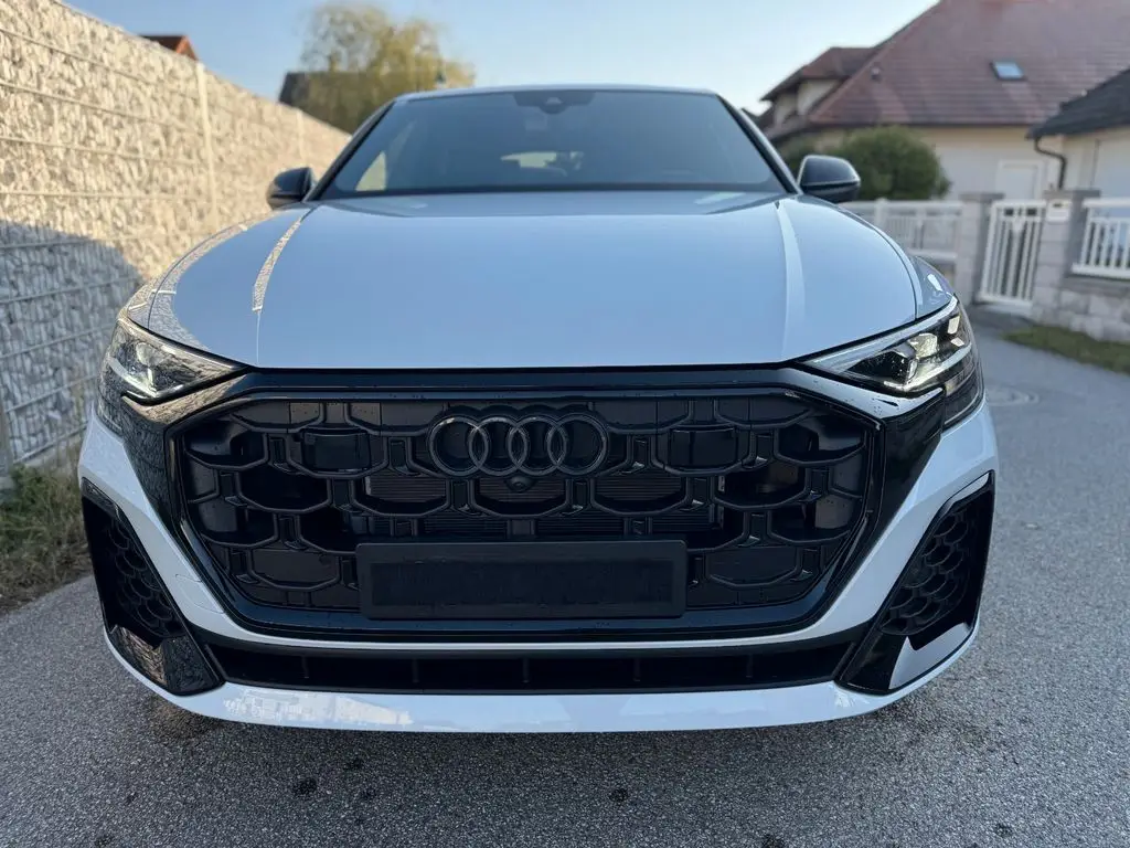 Photo 1 : Audi Q8 2024 Hybride