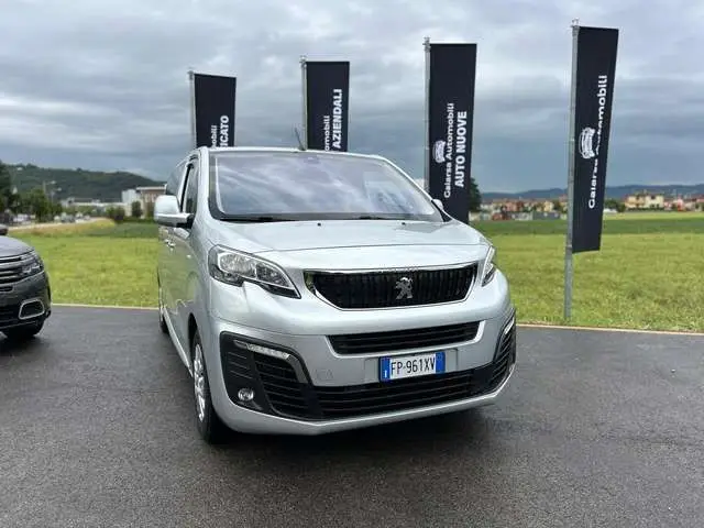 Photo 1 : Peugeot Traveller 2018 Diesel