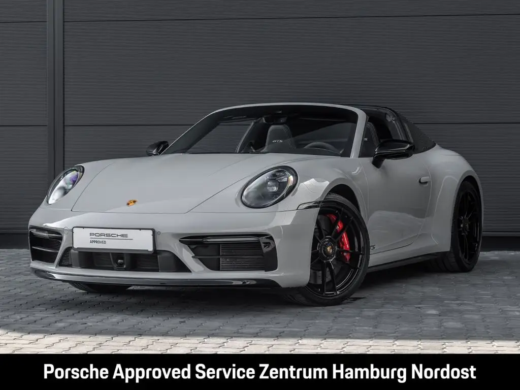 Photo 1 : Porsche 992 2023 Essence