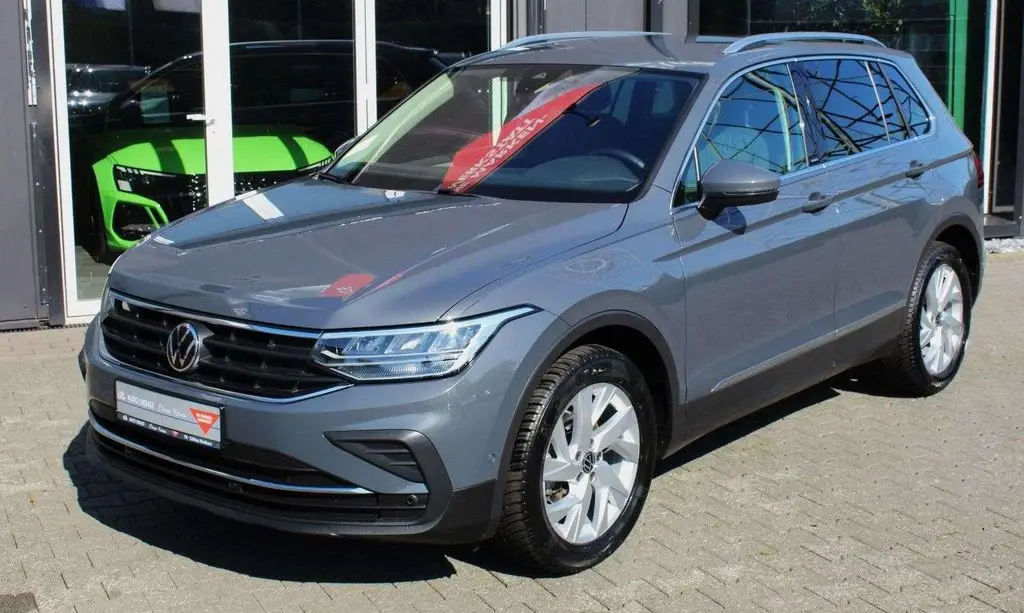 Photo 1 : Volkswagen Tiguan 2023 Essence