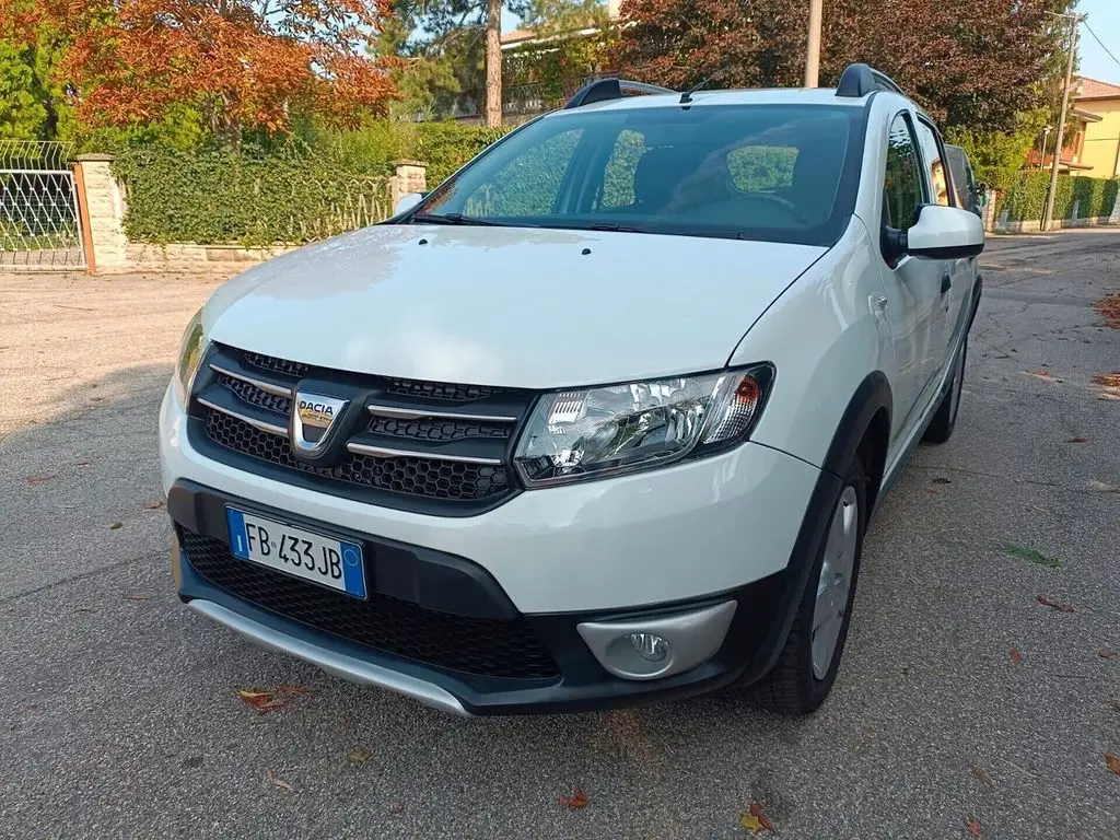 Photo 1 : Dacia Sandero 2015 GPL