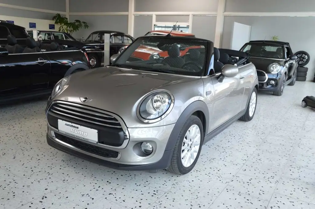 Photo 1 : Mini One 2016 Petrol