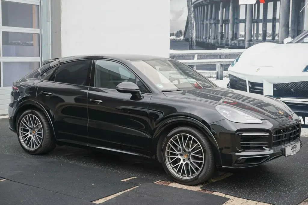 Photo 1 : Porsche Cayenne 2023 Hybrid