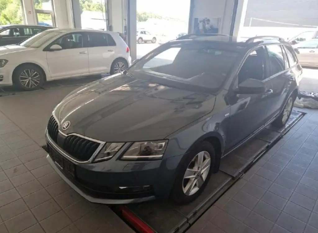 Photo 1 : Skoda Octavia 2020 Petrol