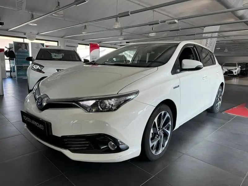 Photo 1 : Toyota Auris 2016 Hybrid