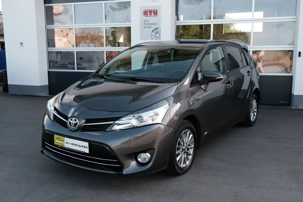 Photo 1 : Toyota Verso 2016 Diesel