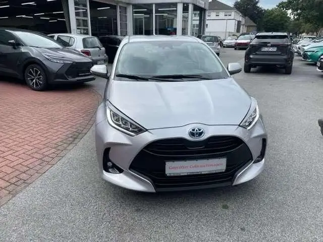 Photo 1 : Toyota Yaris 2023 Hybrid