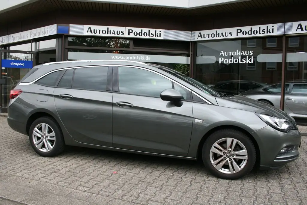 Photo 1 : Opel Astra 2018 Petrol