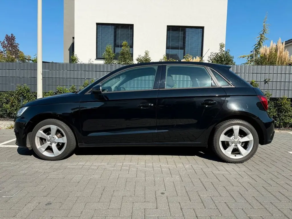 Photo 1 : Audi A1 2016 Essence