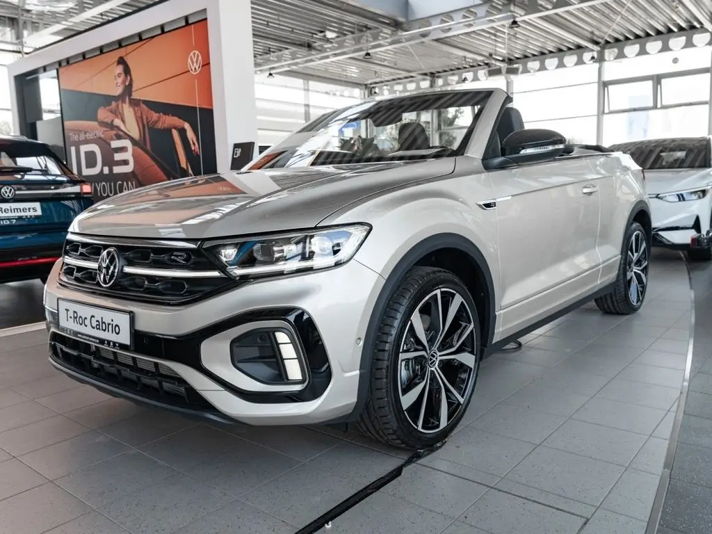 Photo 1 : Volkswagen T-roc 2024 Essence