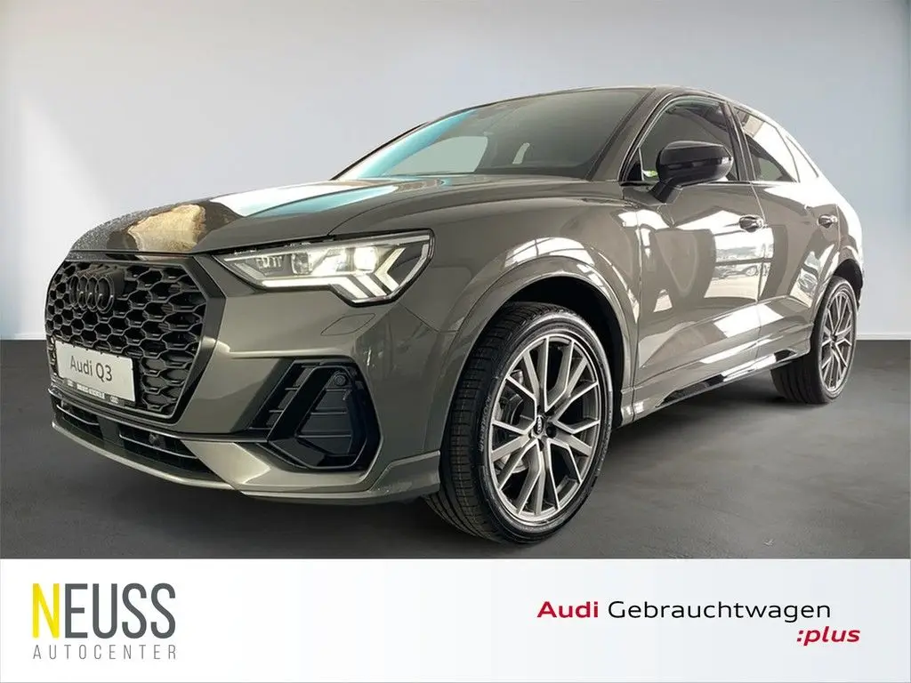 Photo 1 : Audi Q3 2024 Essence