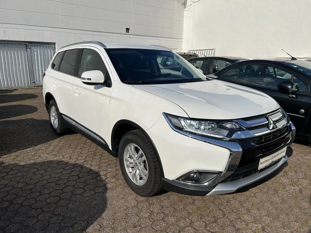 Photo 1 : Mitsubishi Outlander 2016 Petrol