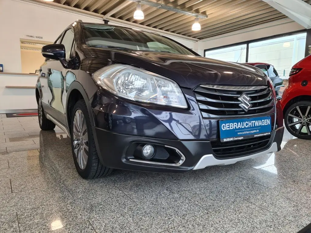 Photo 1 : Suzuki Sx4 2015 Petrol