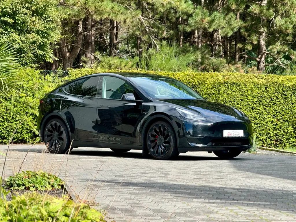 Photo 1 : Tesla Model Y 2022 Non renseigné