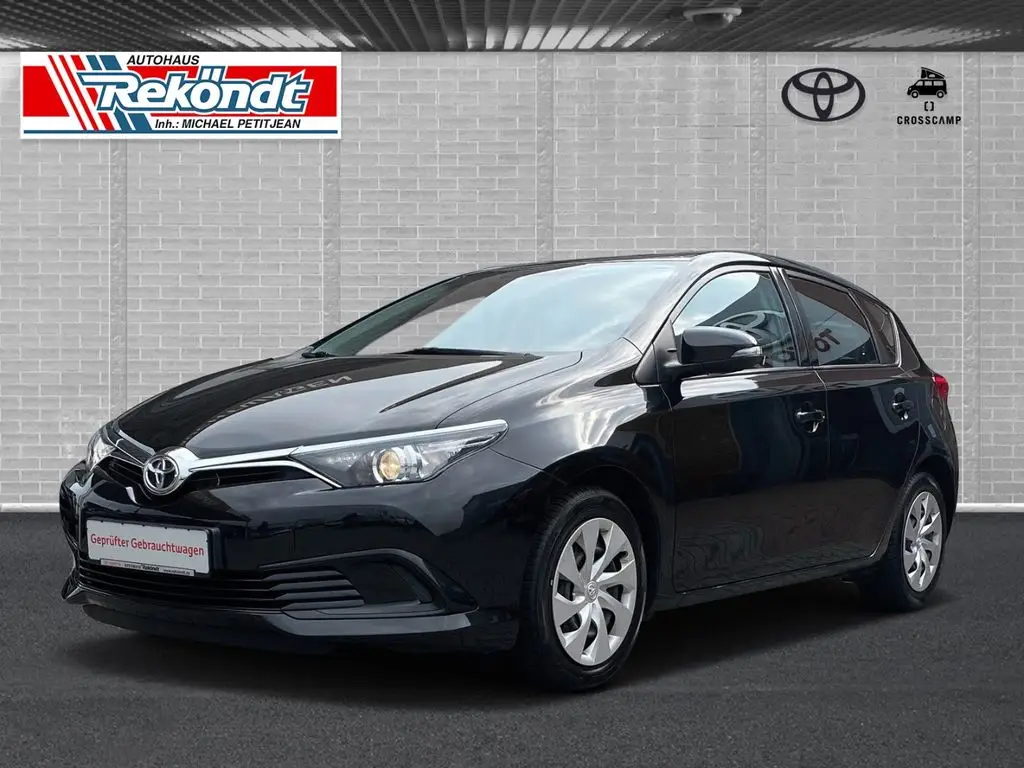 Photo 1 : Toyota Auris 2016 Essence