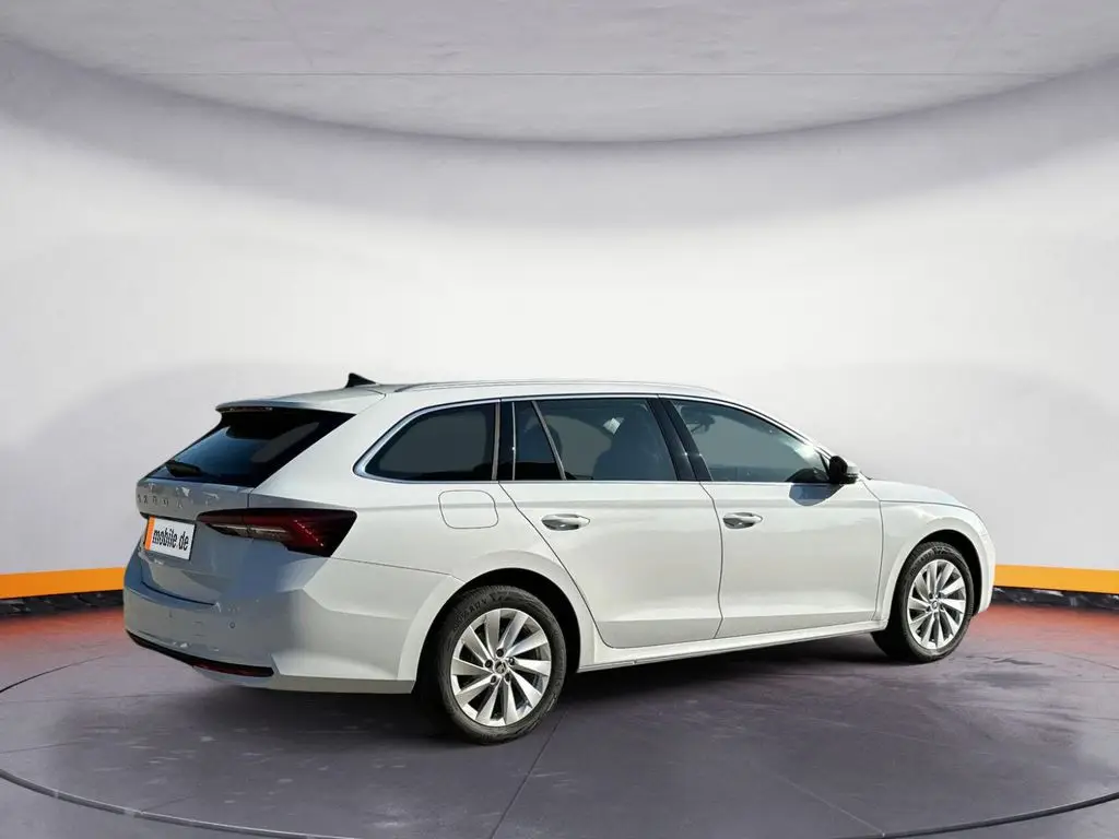 Photo 1 : Skoda Octavia 2024 Essence