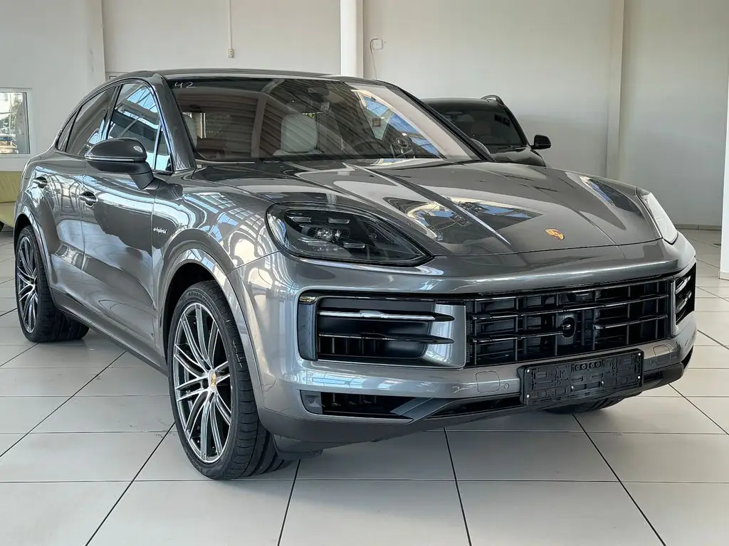 Photo 1 : Porsche Cayenne 2024 Hybrid