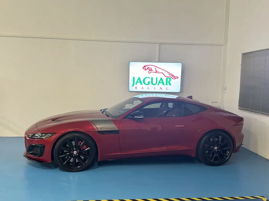 Photo 1 : Jaguar F-type 2023 Essence