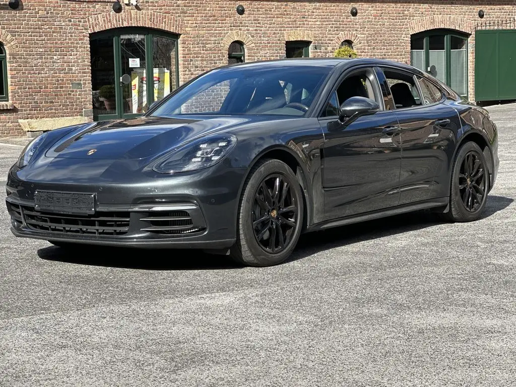 Photo 1 : Porsche Panamera 2017 Essence