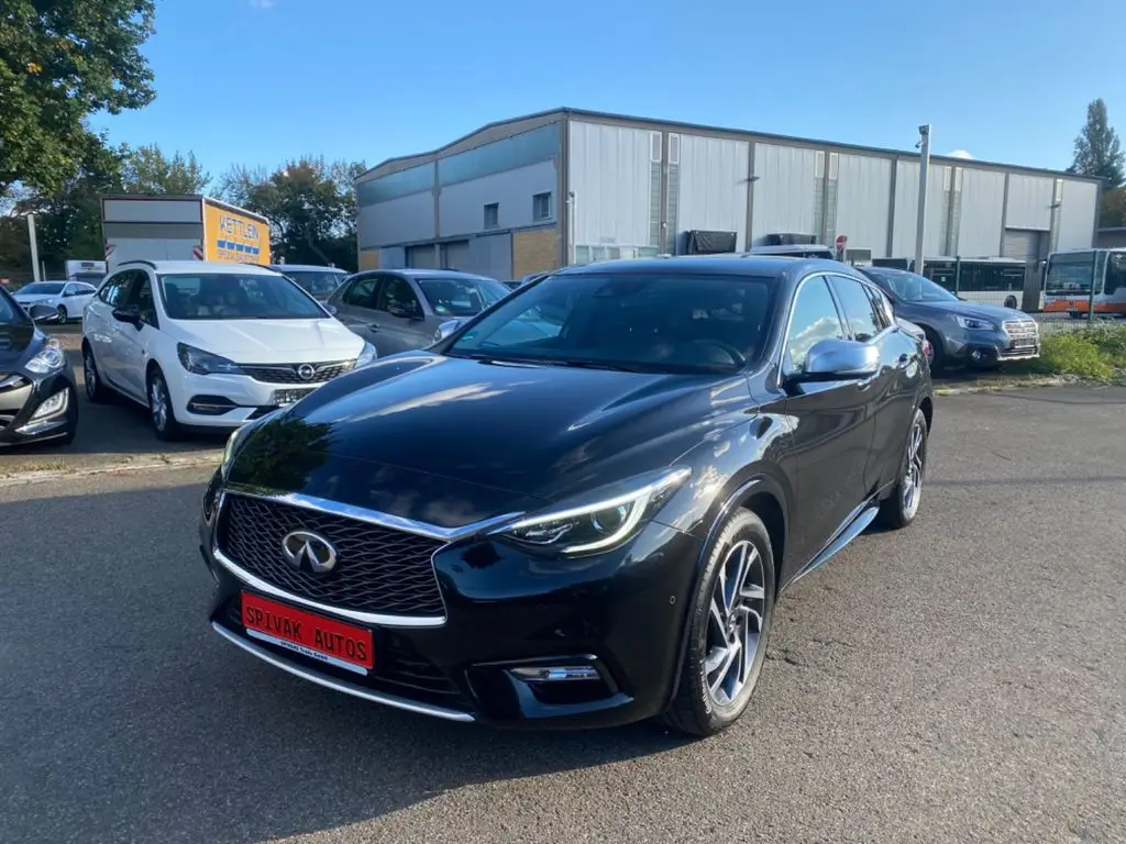 Photo 1 : Infiniti Q30 2019 Petrol