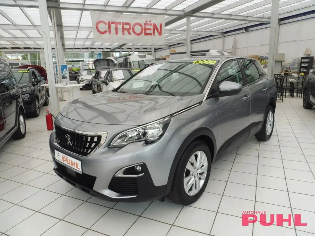 Photo 1 : Peugeot 3008 2017 Petrol