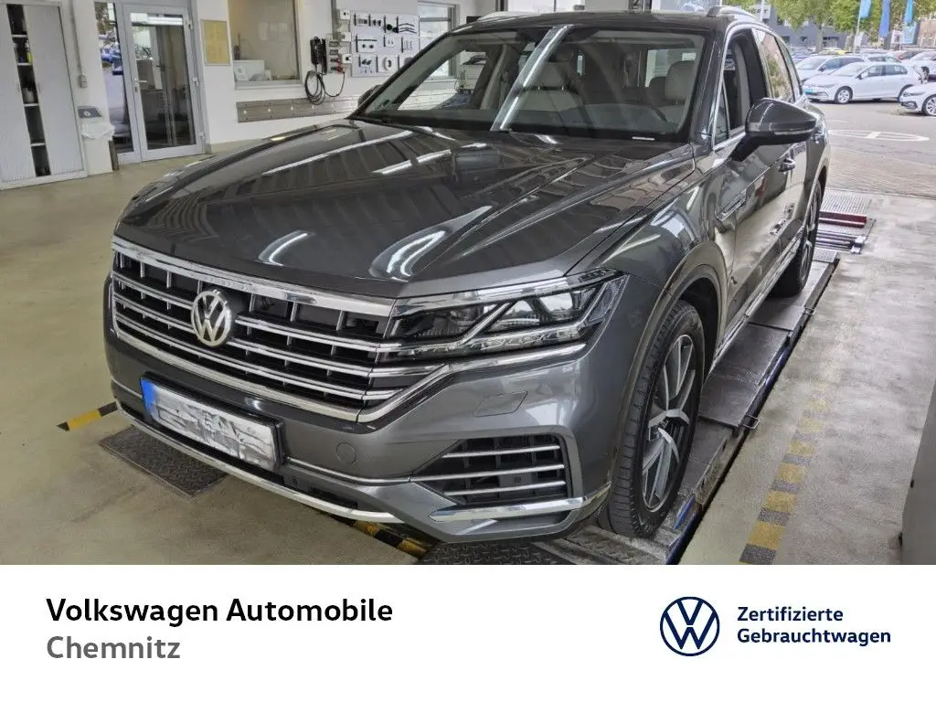 Photo 1 : Volkswagen Touareg 2019 Diesel