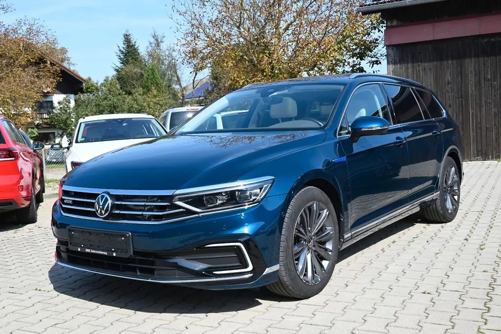 Photo 1 : Volkswagen Passat 2021 Hybride