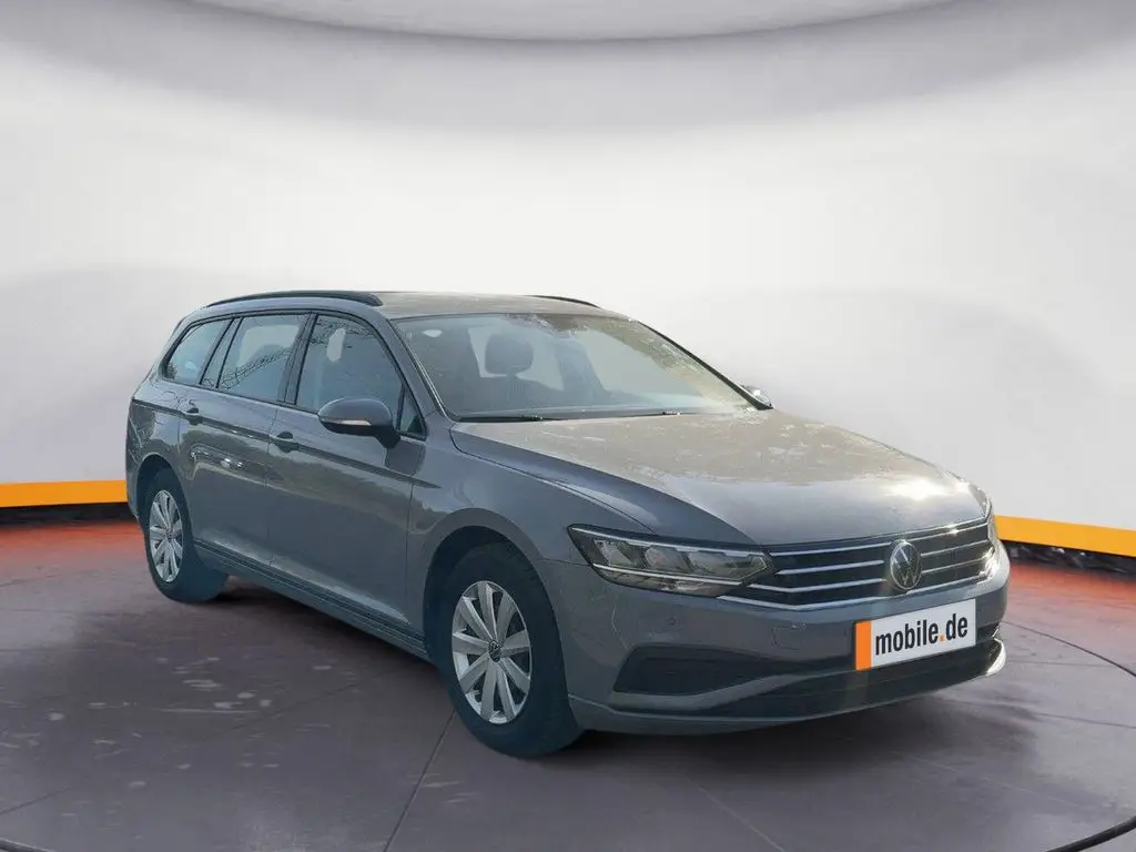 Photo 1 : Volkswagen Passat 2022 Essence