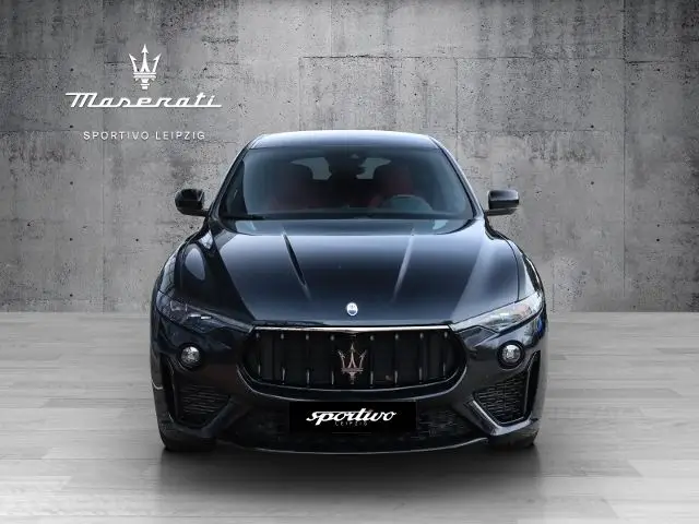 Photo 1 : Maserati Levante 2023 Essence