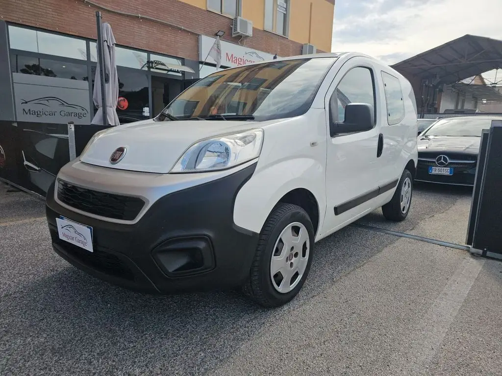 Photo 1 : Fiat Fiorino 2016 Petrol